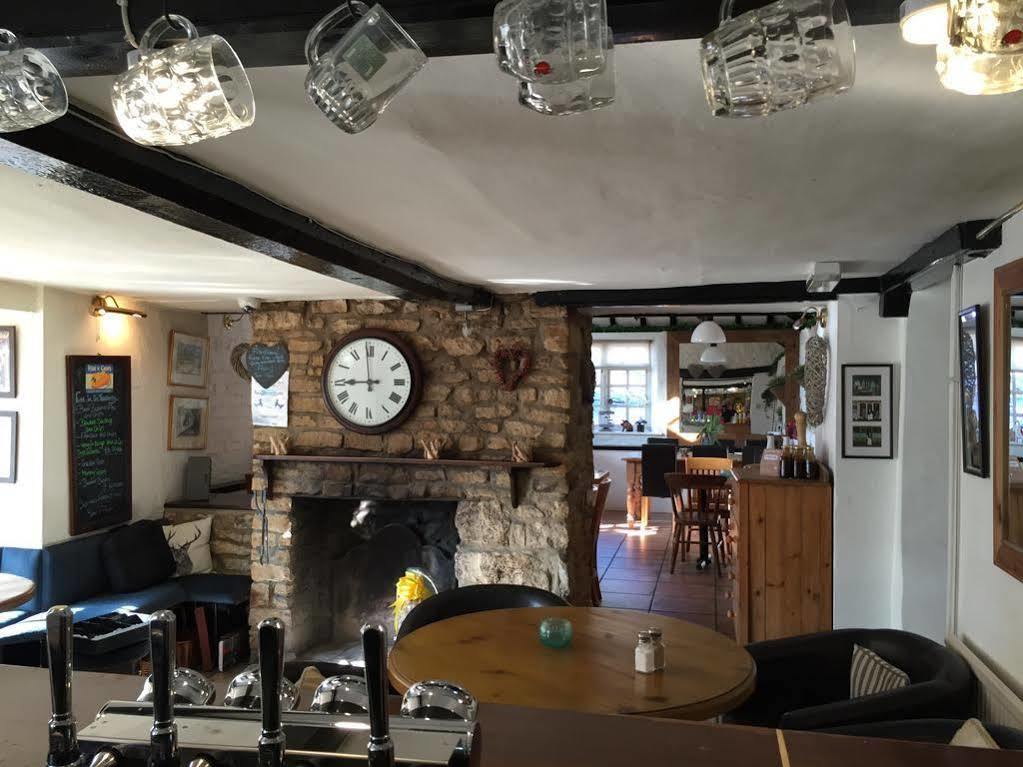 The White Hart Sherington Exterior foto